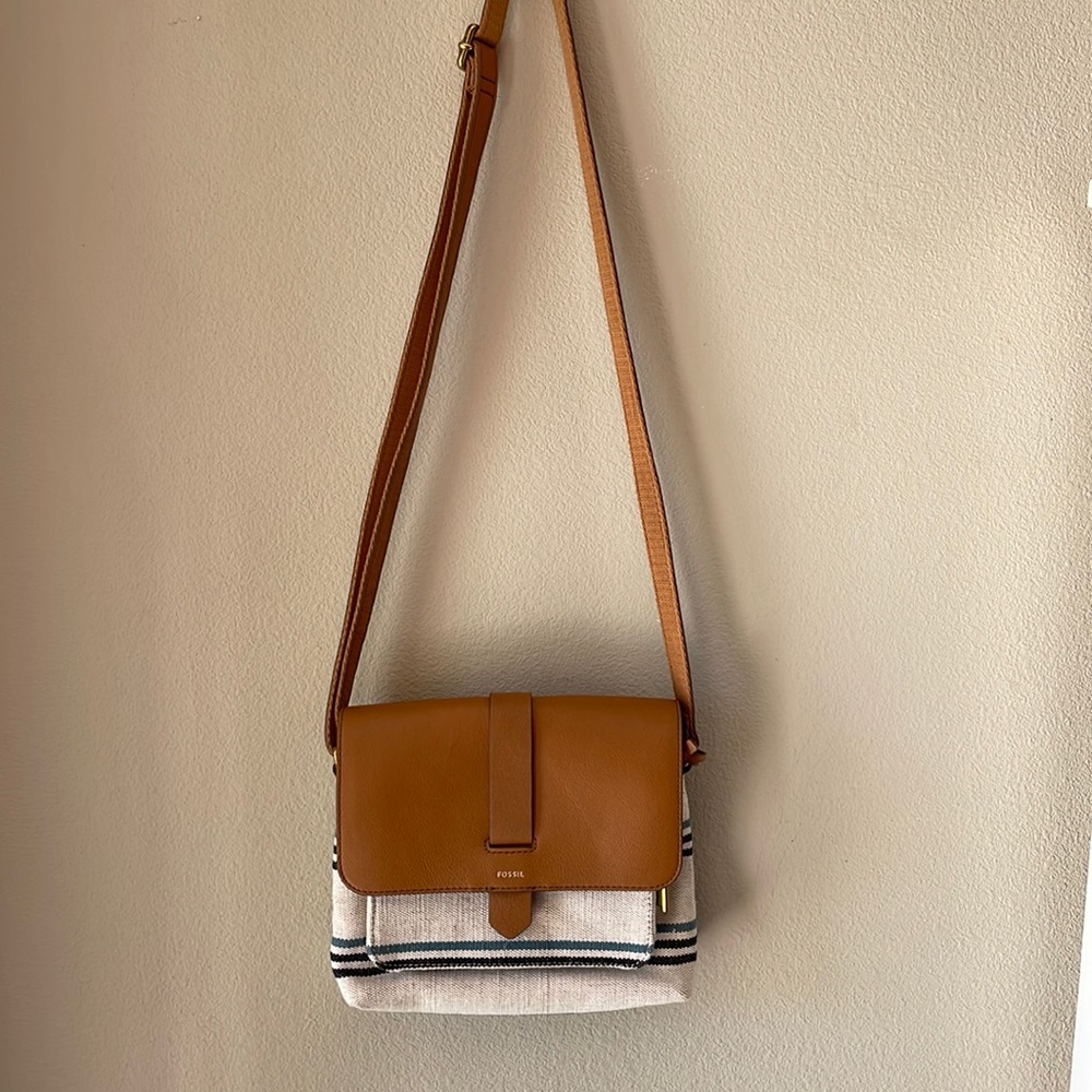 Fossil purse